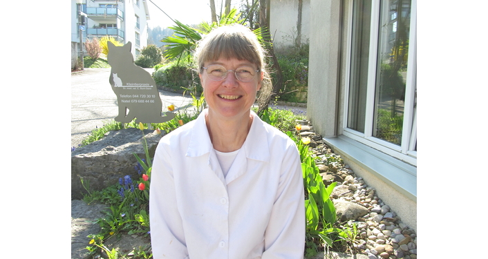 Mrs. Dr. Esther Burri Tierarzt